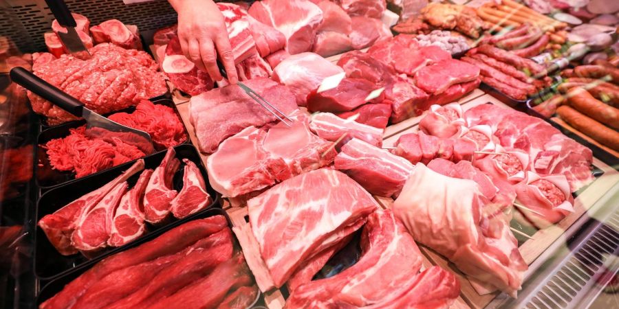 Rund die Hälfte der verkauften Mensa-Menüs enthalten Fleisch. (Symbolbild)