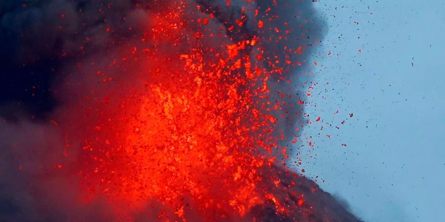 Seit dem 13. Januar kommt es beim Vulkan Mayon immer wieder zu Eruptionen.