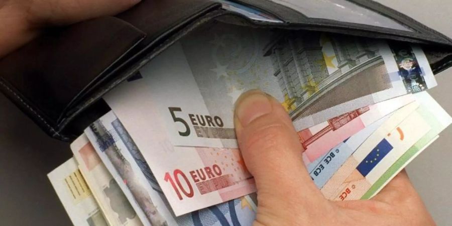 2000 finnische Arbeitslose erhielten zwei Jahre lang 560 Euro im Monat als bedingungsloses Grundeinkommen.