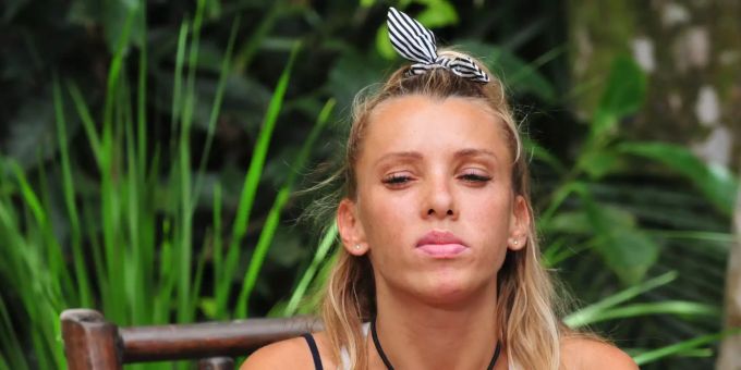 Evelyn Burdecki hat das Dschungelcamp gewonnen. Evelyn Burdecki musste unangenehme Dinge essen.