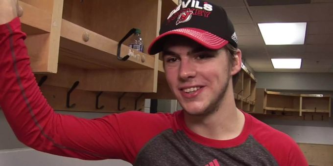 Dreijahresvertrag im Sack - Hischier darf in der NHL bleiben