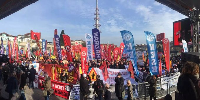 Inflationsrate - Demo in Istanbul gegen hohe Lebenshaltungskosten
