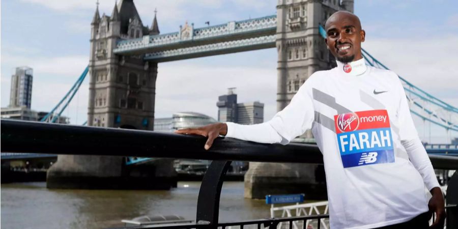 Mo Farah posiert vor der Tower-Bridge in London.