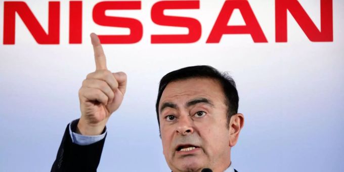 Carlos Ghosn scheiterte. Automanager von Nissan, Carlos Ghosn, spricht während einer Pressekonferenz.