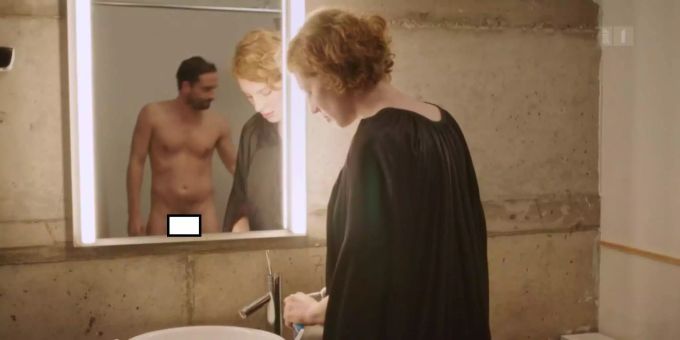 So kenne und lieben ihn die Fans. Abends um halb Neun im SRF: Freie Sicht auf die Männlichkeit von Kommissar Stedefreund (Oliver Mommsen, damals 48). Tatort Bremen