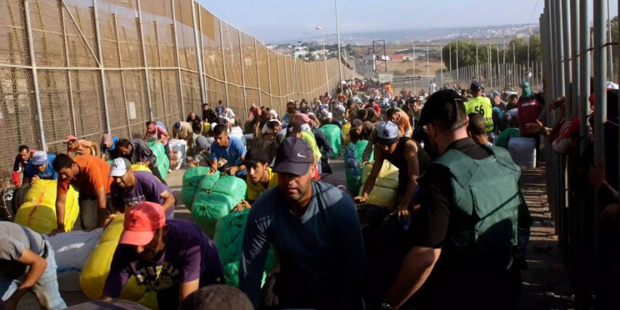 Die spanische Grenze zu Marokko in der Stadt Melilla.