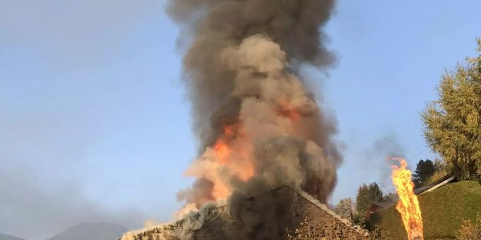 Niemand verletzt - Einfamilienhaus in Glion VD bei Brand zerstört