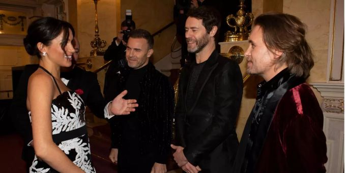 Queen zufrieden - Meghan zeigt Take-That-Jungs ihren Babybauch