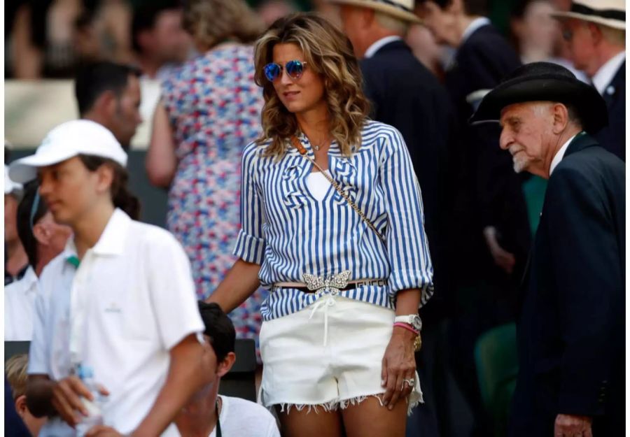 Mirka Federer reist stets mit ihrem Mann mit: Hier im Juli 2018 in Wimbledon.