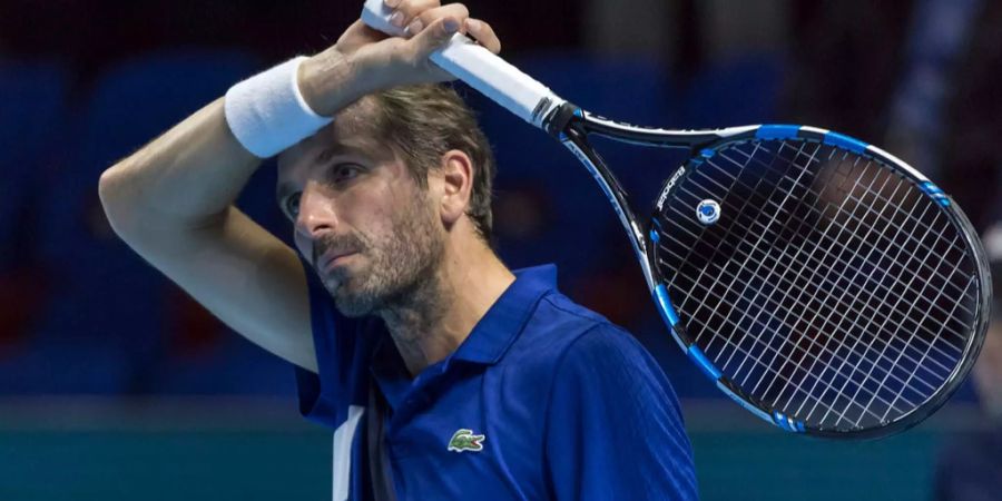 Julien Benneteau zeigt sich während eines Spiels erschöpft.