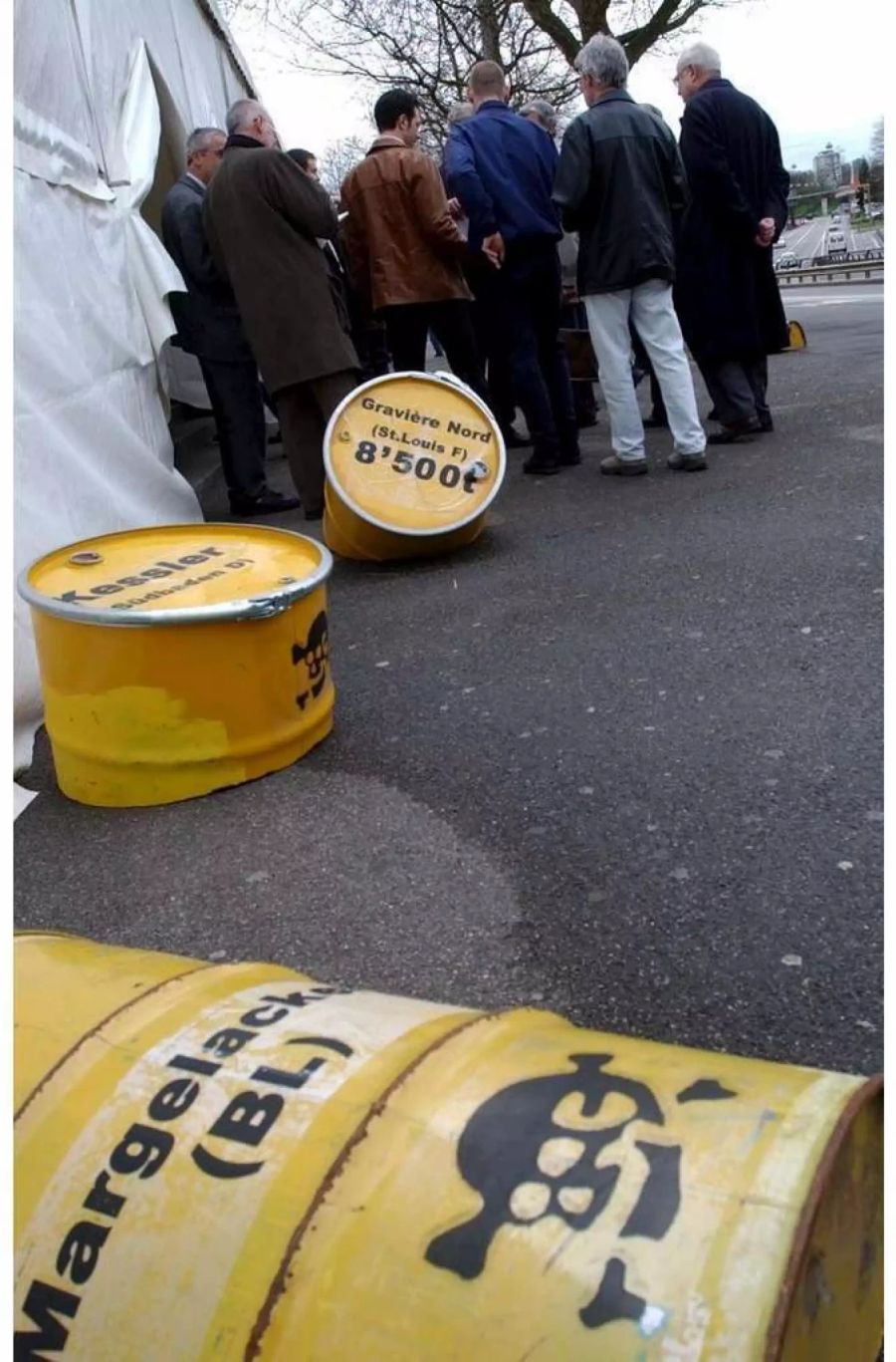 Demonstration gegen Chemietonnendeponie - Keystone