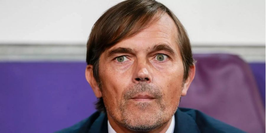 Phillip Cocu auf der Trainerbank von Fenerbahce Istanbul.