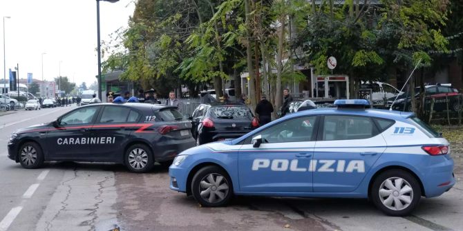 Italienische Polizistenwagen