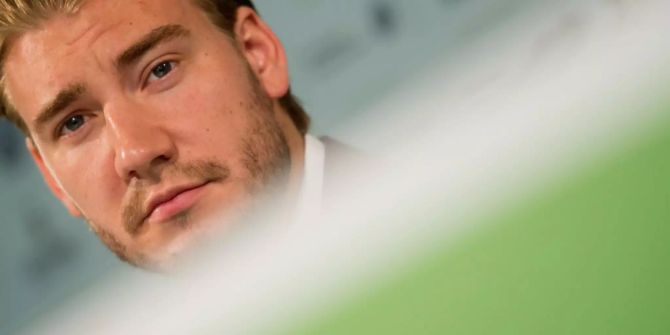 Nicklas Bendtner, Fussballer.