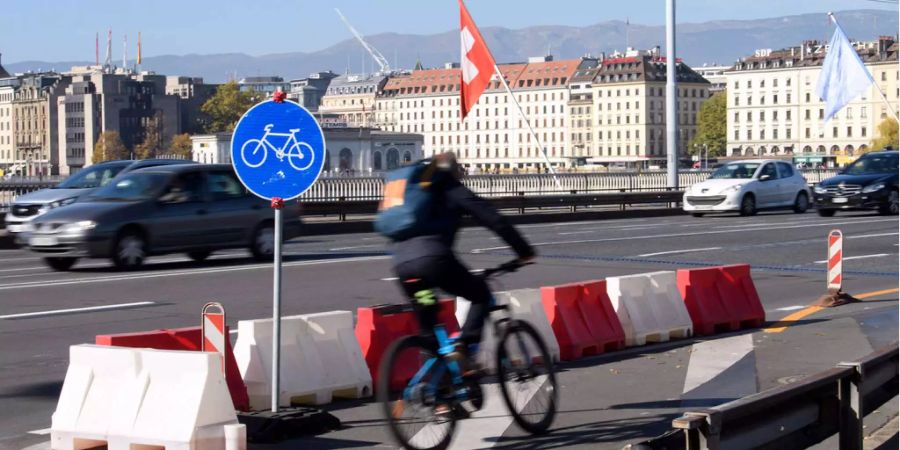 Zwei Velofahrerinnen wurden verletzt.