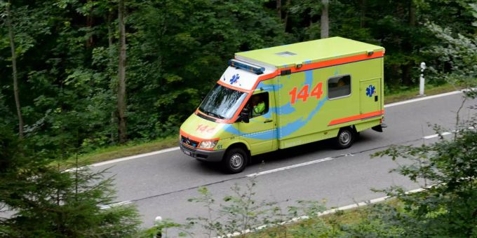 Zuzwil SG - 71-Jähriger bei Arbeiten im Wald verletzt
