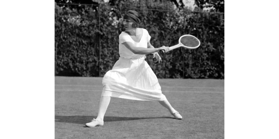 Suzanne Lenglen gewann Wimbledon sechs Mal, hier auf einem Foto von 1921.