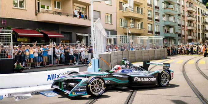 Will die Formel 1 mit umweltfreundlichen Treibstoffen gegen die Formel-E konkurrieren? Formel 1