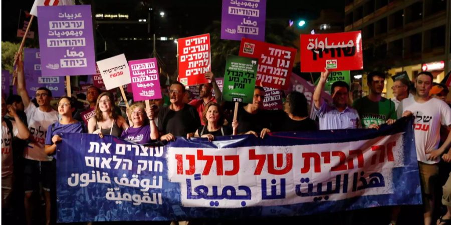 In Israel protestierten Menschen gegen das «Nationalitätsgesetz».