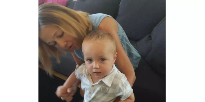 Leon Peter (2) hat als Zweitnamen den Namen seines Opas bekommen. Leon Peter (2) hat als Zweitnamen den Namen seines Opas bekommen.