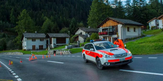 Vor einem Jahr: Die geperrte Kantonsstrasse nach erneutem Murniedergang zwischen Casaccia und Vicosoprano im Bergelll. Vor einem Jahr: Die geperrte Kantonsstrasse nach erneutem Murniedergang zwischen Casaccia und Vicosoprano im Bergelll.