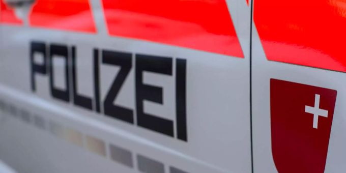 Die Blaulichtorganisationen mussten zwei Mal ausrücken. feuerwehr
