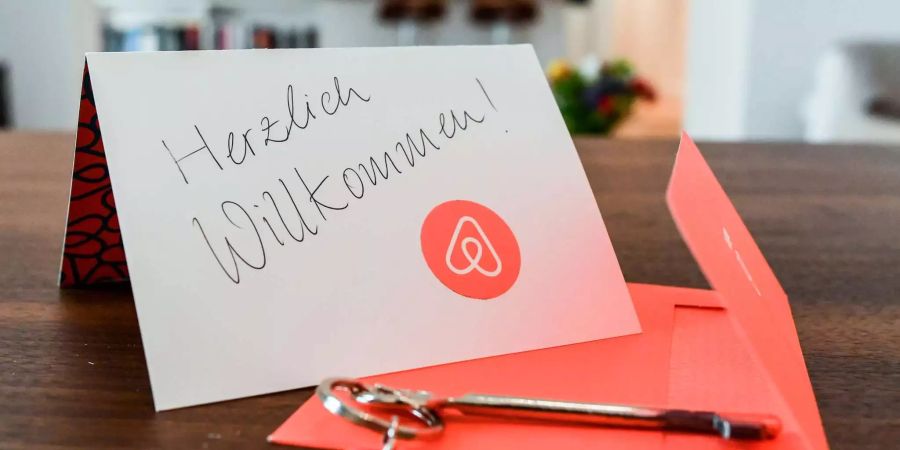 Willkommens-Karte eines Airbnb-Anbieters.