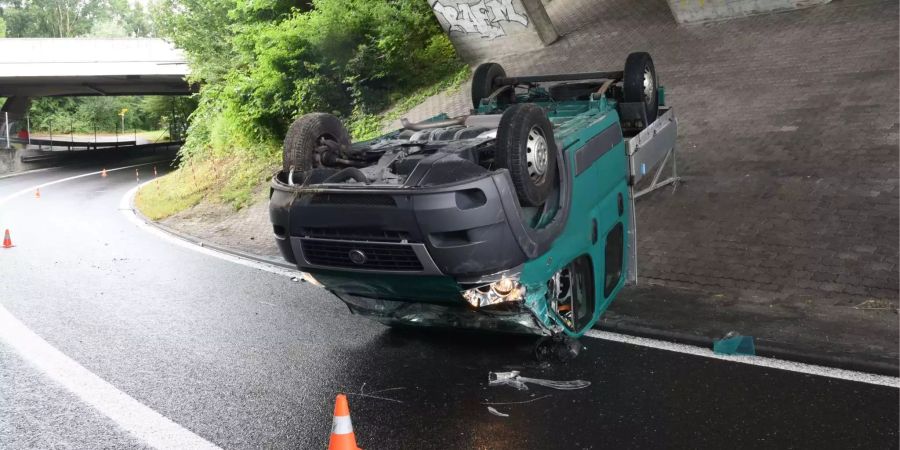 Der Fahrer blieb unverletzt.