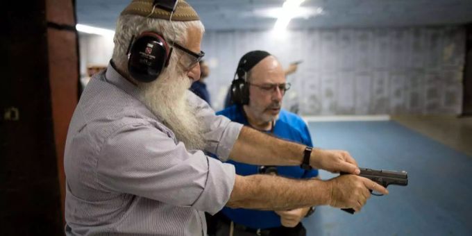 Neuregeleung - In Israel dürfen jetzt mehr Personen eine Waffe kaufen