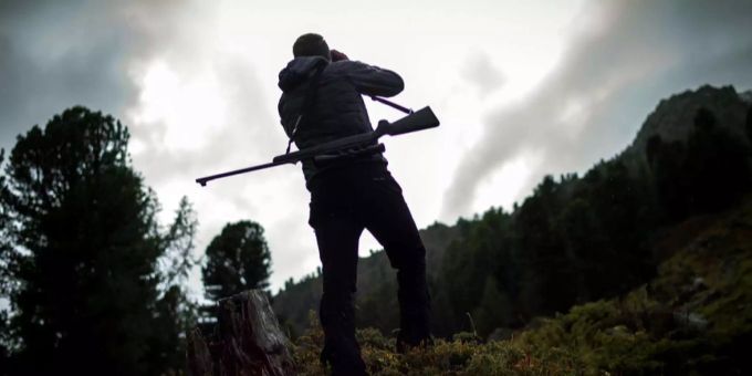 Ein Jäger hat in Deutschland eine Frau tödlich verletzt. Ein Jäger hat in Deutschland eine Frau tödlich verletzt.