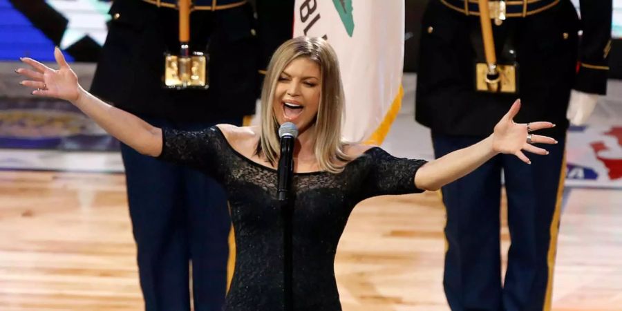 Fergie blamiert sich am NBA All-Star Game