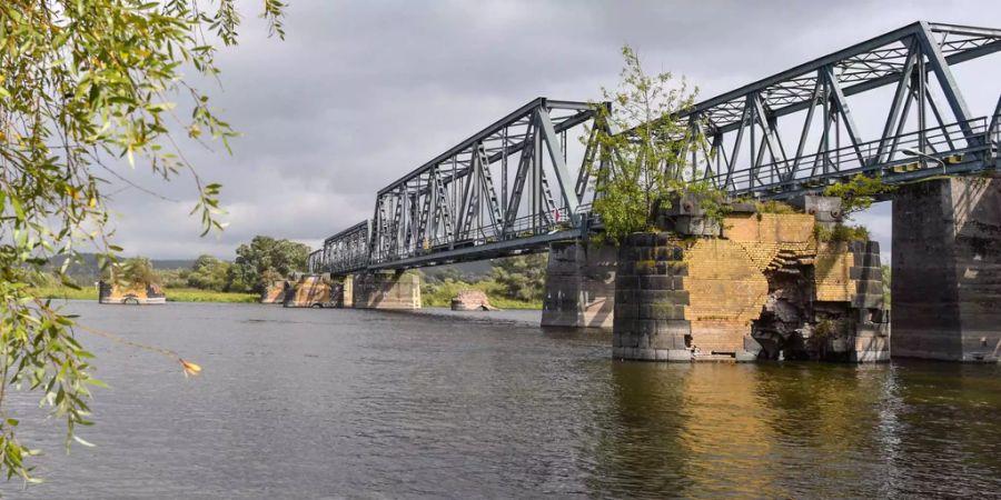 Vier Tote forderte der Einsturz einer Fussgängerbrücke.