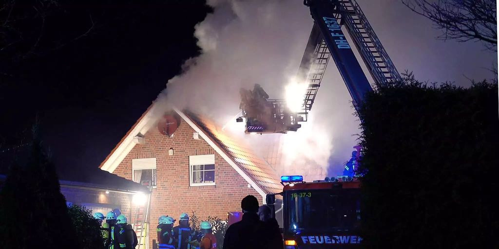 Eine Person Stirbt Bei Brand In Zweifamilienhaus