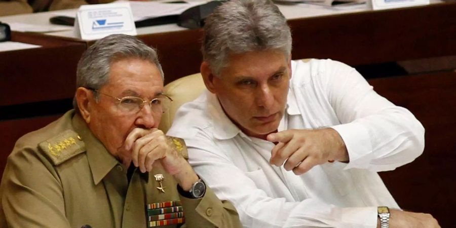 Raúl Castro und dessen rechte Hand Miguel Díaz-Canel.