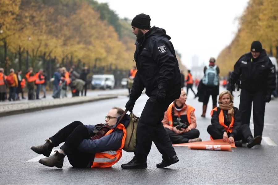 Dabei machte der 27-Jährige traumatische Erfahrungen. (Symbolbild)