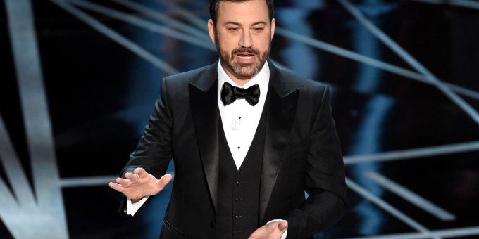 Der US-Talkmaster Jimmy Kimmel wird zum dritten Mal die Oscars moderieren. jimmy kimmel