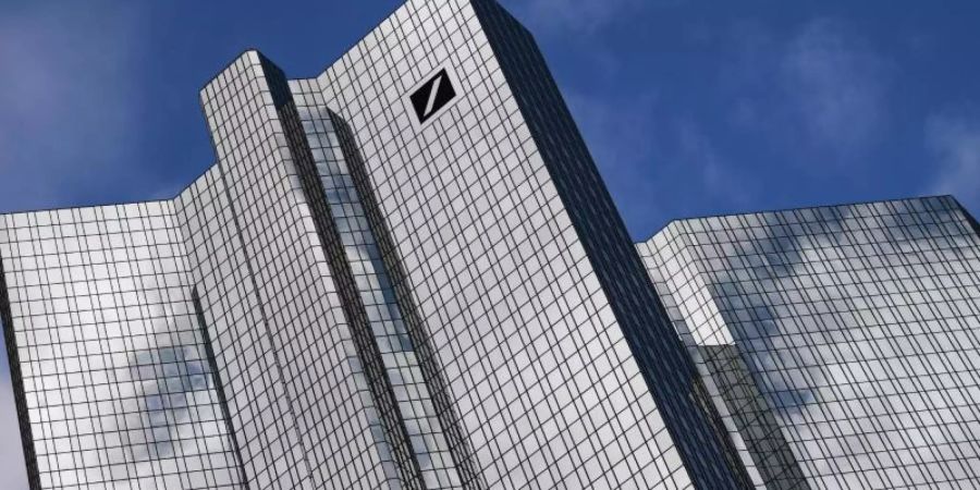 Die Deutsche Bank will offenbar eine «Bad Bank» mit Anlagen im Volumen von bis zu 50 Milliarden Euro gründen. Foto: Arne Dedert