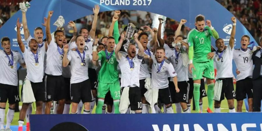 Deutschlands U21-Fussballer feiern den EM-Titel 2017. Foto: Jan Woitas