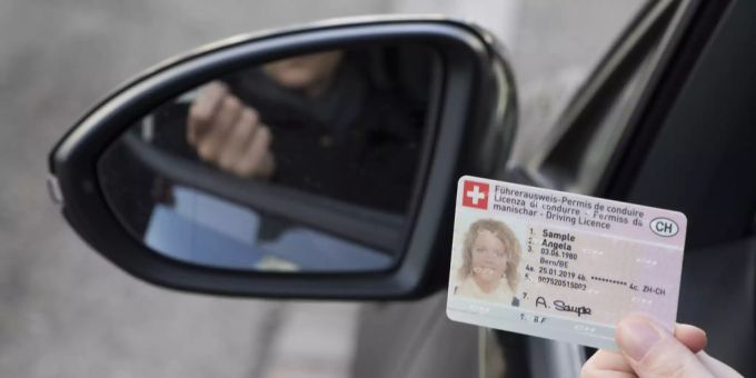 Die Kantonspolizei Thurgau eine alkoholisierte Autofahrerin aus dem Verkehr gezogen. Eine alkoholisierte Autofahrerin wurde aus dem Verkehr gezogen.