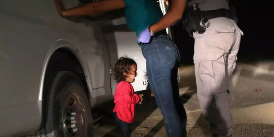 Dieses Foto eines weinenden Mädchens auf Honduras hatte im Juni 2018 für besondere Empörung gesorgt