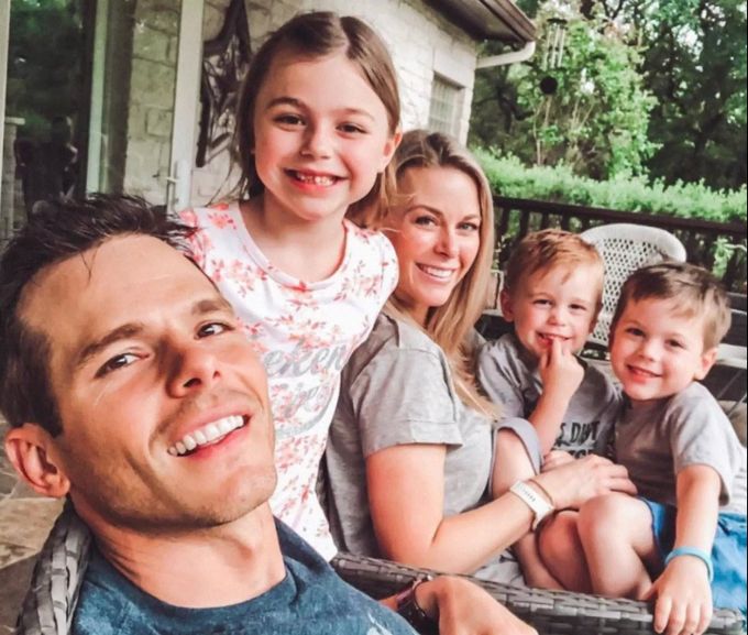 Die Familie von Granger Smith durchlebt eine schwere Zeit. Nebst dem kleinen River ist Granger Smith Vater einer Tochter und eines Sohnes. grangersmith