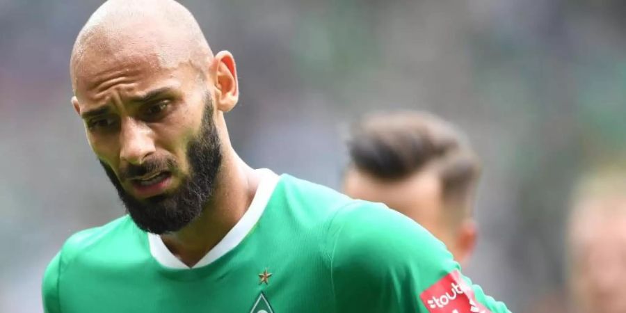 Werders Ömer Toprak klagte nach der Niederlage gegen Fortuna Düsseldorf über Schmerzen am Bauch. Foto: Carmen Jaspersen