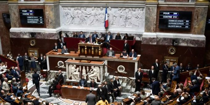 Im französischen Parlament in Paris wird das neue Rentengesetz geprüft. Rentengesetz