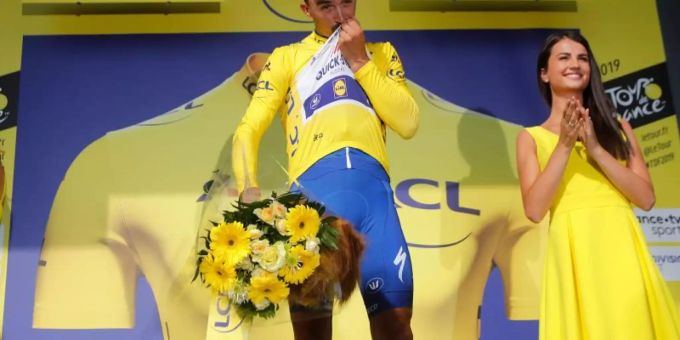 Der Franzose Julian Alaphilippe eroberte das Gelbe Trikot zurück. Foto: Christophe Ena/AP Der Franzose Julian Alaphilippe eroberte das Gelbe Trikot zurück. Foto: Christophe Ena/AP