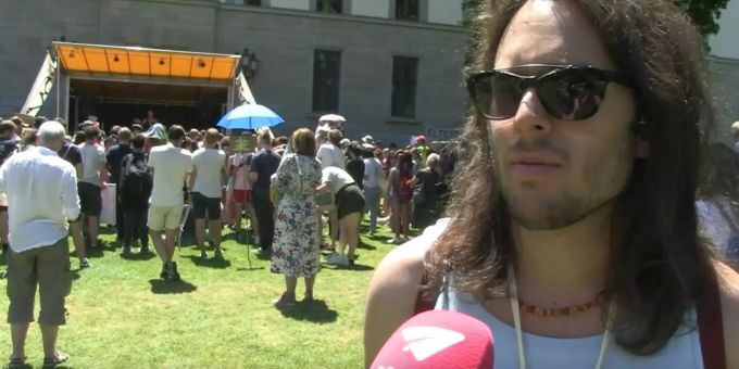Sommerferien-Start - Klimastreik verdirbt vielen die Lust aufs Fliegen