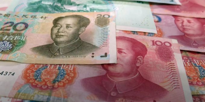 Mehrere Noten der Währung «Yuan» aus China. Yuan China