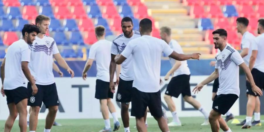 Training für das Halbfinale: Niemand in der deutschen U21-Mannschaft will die Rumänen unterschätzen. Foto: Cezaro De Luca