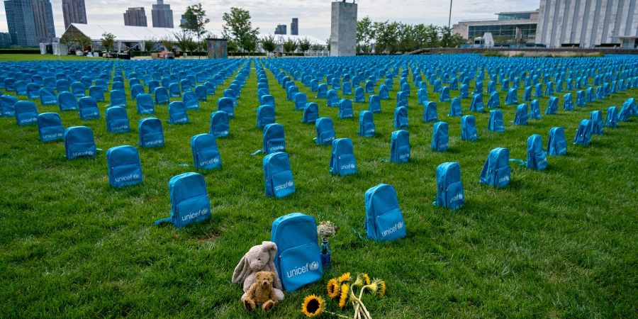 Eine von UNICEF organisierte Installation in New York veranschaulichte das Ausmass von Kindersterblichkeit in Konfliktgebieten im Jahr 2018.