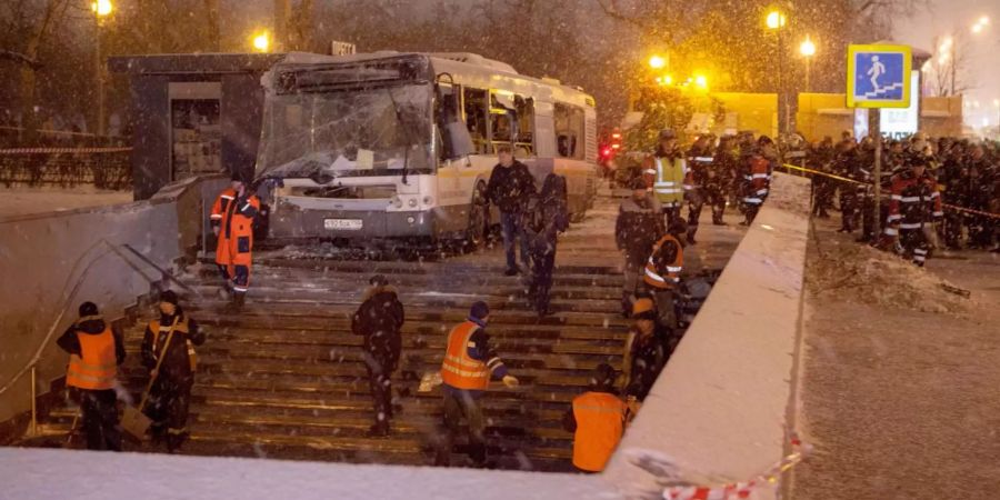 War es ein Unfall oder steckt beim Bus-Crash in Moskau mehr dahinter?