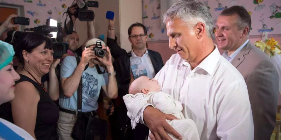Didier Burkhalter veröffentlicht ein Buch mit dem Titel «enfance de terre». (Archivbild)
